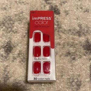 Kiss Impress Color Red Press-on Manicure